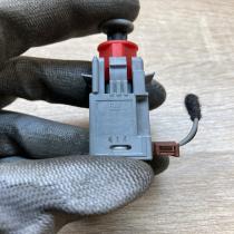 09185907   Brake pedal sensor switch Opel Zafira A