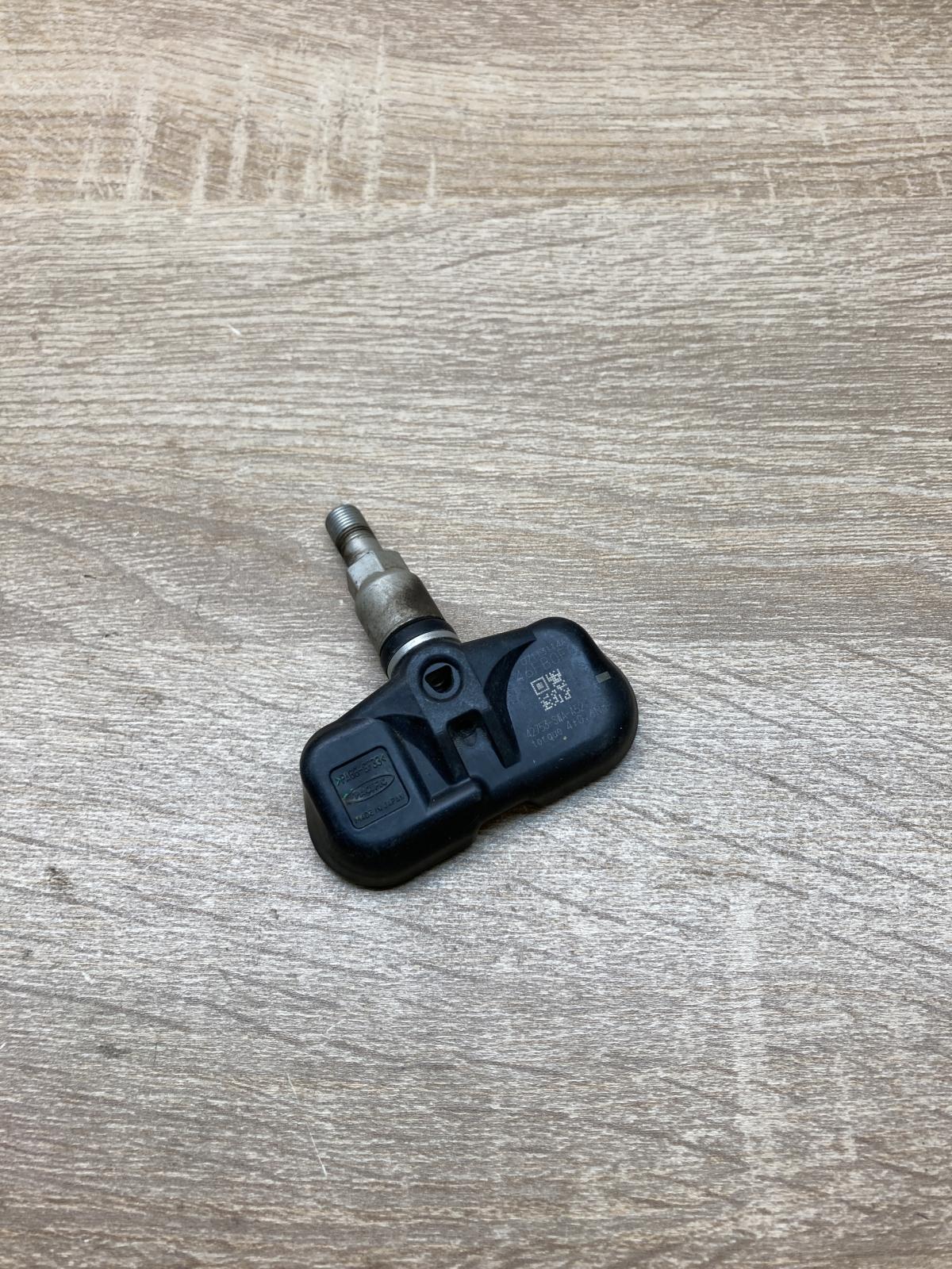3729A PMV107M PAXPMV107M  Tire pressure sensor Toyota Highlander XU50