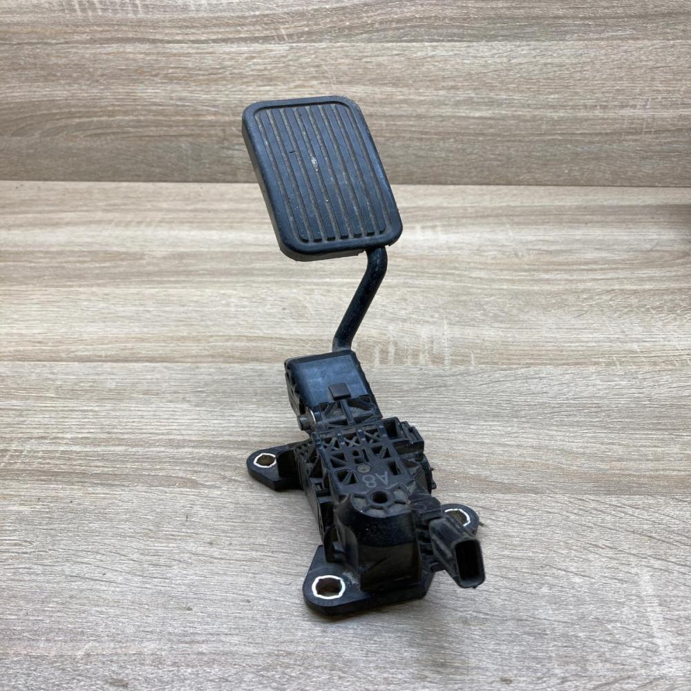 270000 0380 10P12A00587  Accelerator throttle pedal Honda CR-V