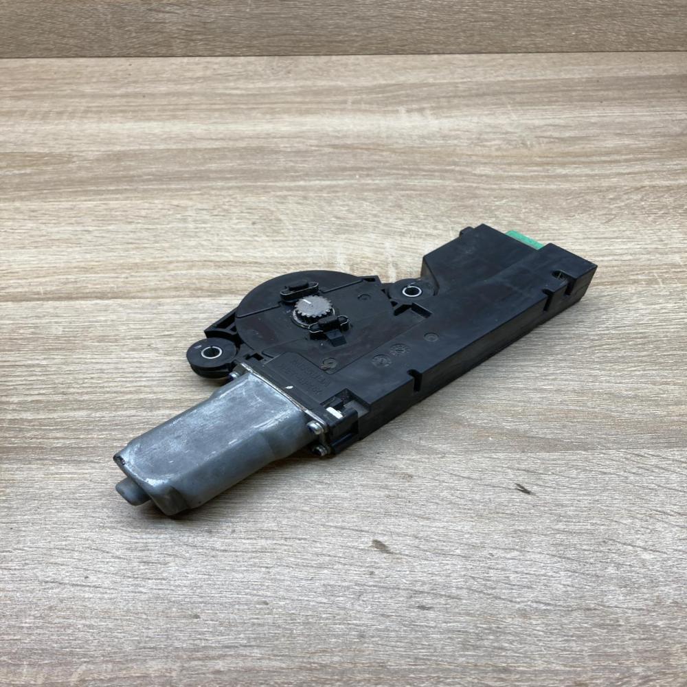 70450 SWA J010 M1   Sunroof motor/actuator Honda CR-V