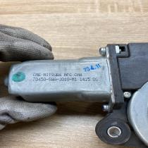 70450 SWA J010 M1   Sunroof motor/actuator Honda CR-V
