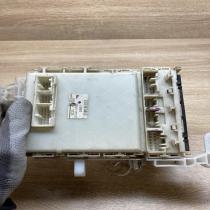 82730 42050   Fuse module Toyota RAV 4 (XA30)