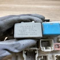 82730 42050   Fuse module Toyota RAV 4 (XA30)