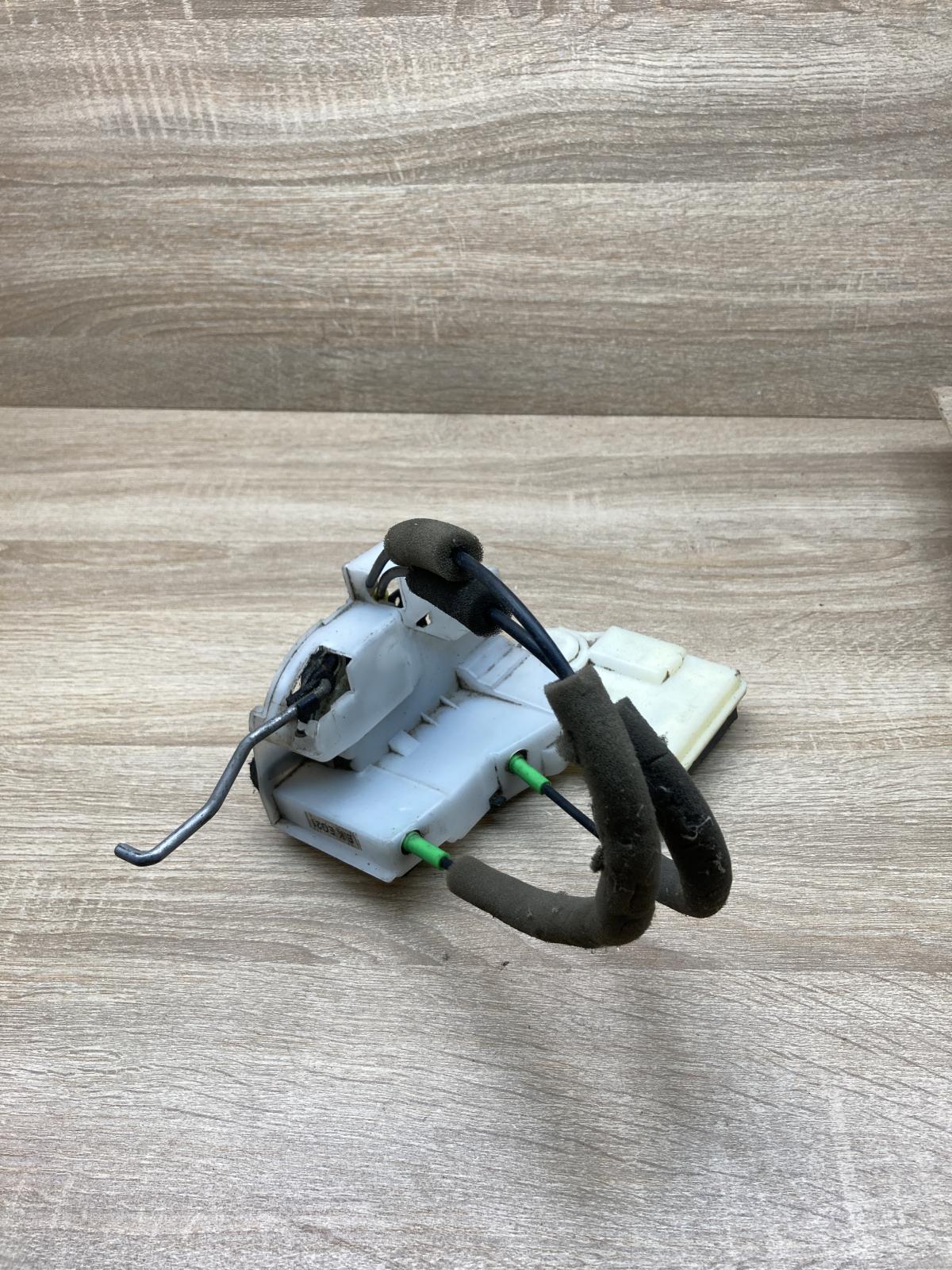 Y18TL2 EKEG21  Front door lock Honda Civic