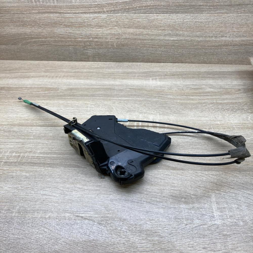 3H27 D152 B UL3  Front door lock Honda CR-V