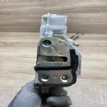 72151 SWA E1 SWA E1 LH FR  Front door lock Honda CR-V