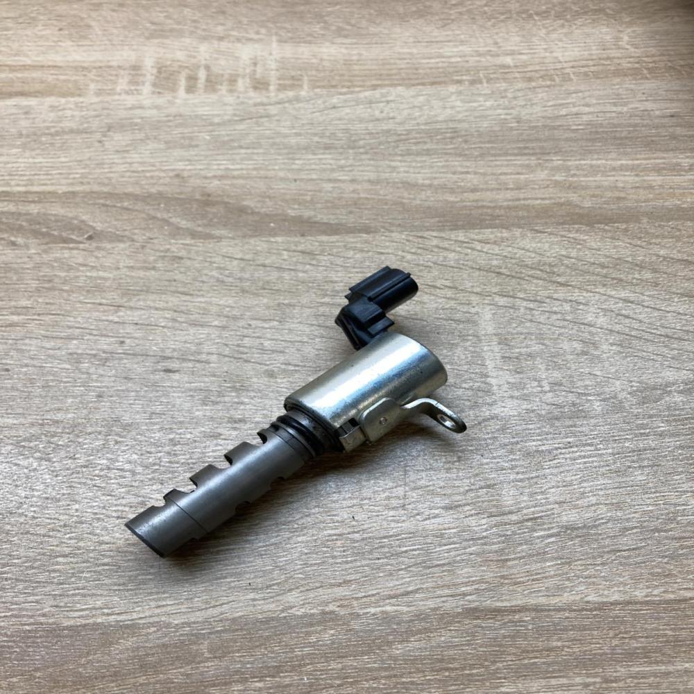 15330 31020   Camshaft vanos timing valve Lexus GS 300 350 430 450H