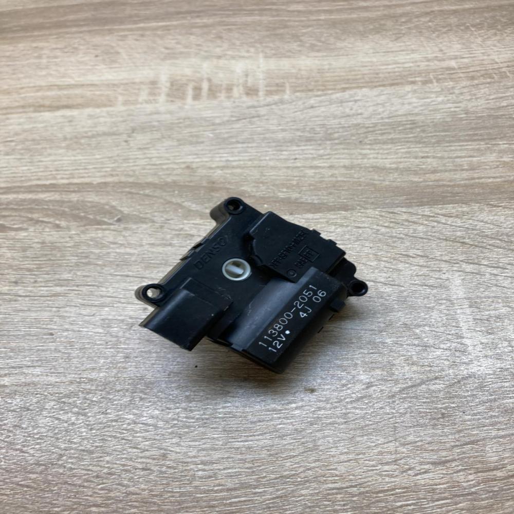 113800 2051   Air flap motor/actuator Mitsubishi Canter
