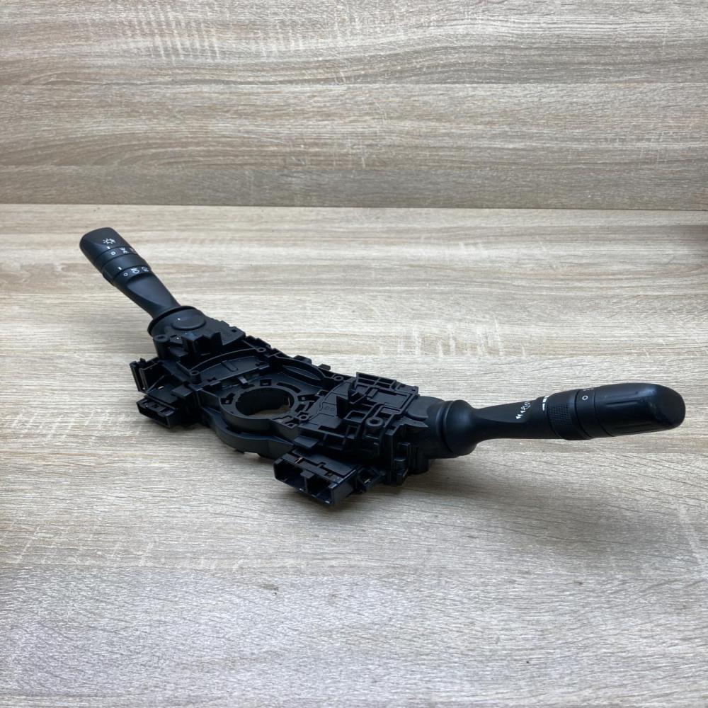 02730 17F850 17F852  Wiper turn signal indicator stalk/switch Toyota Auris E180