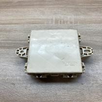 7051121   Fuse module Toyota Corolla Verso AR10