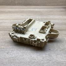 7051121   Fuse module Toyota Corolla Verso AR10
