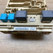 122206JU   Fuse module Lexus RX 330 - 350 - 400H