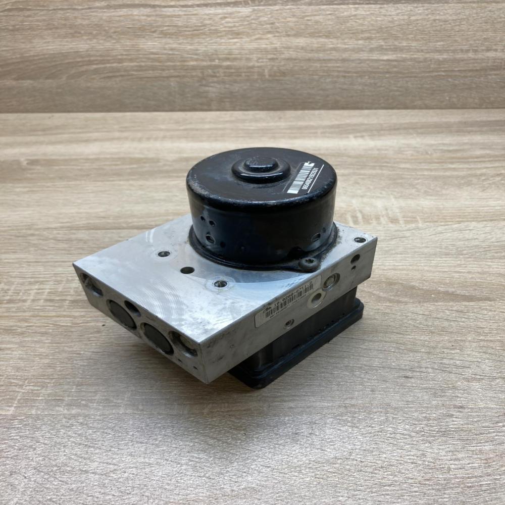 8671224 8671225  ABS Pump Volvo S60