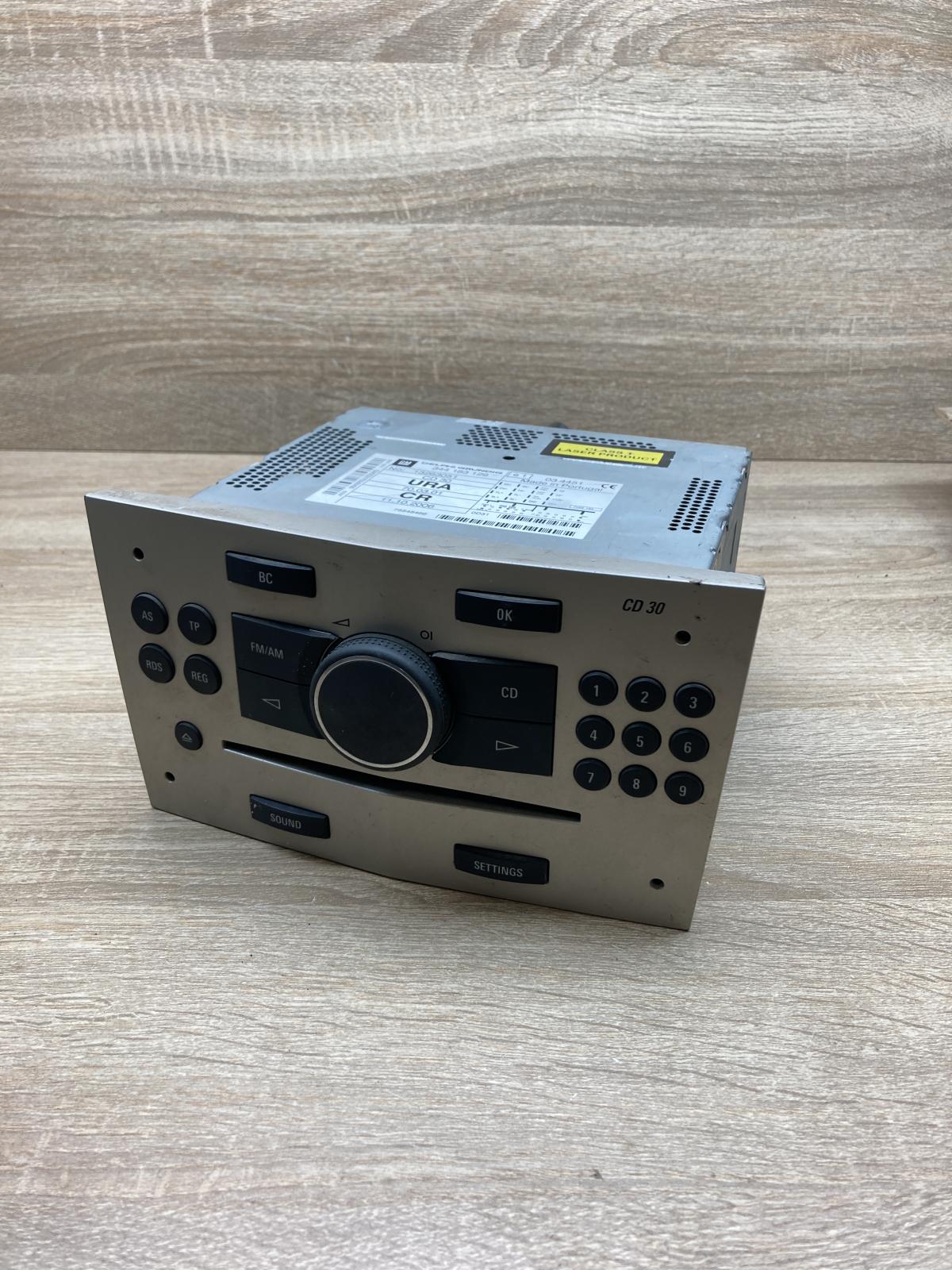 344183129 13263051  Radio/CD/DVD/GPS head unit Opel Astra H