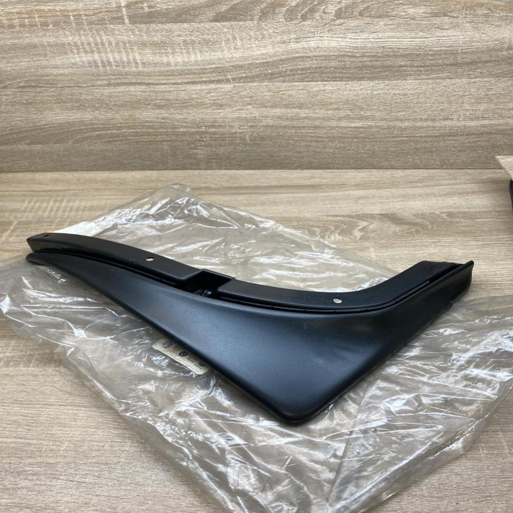 1Z0821821   Rear mudguard Skoda Octavia Mk2 (1Z)