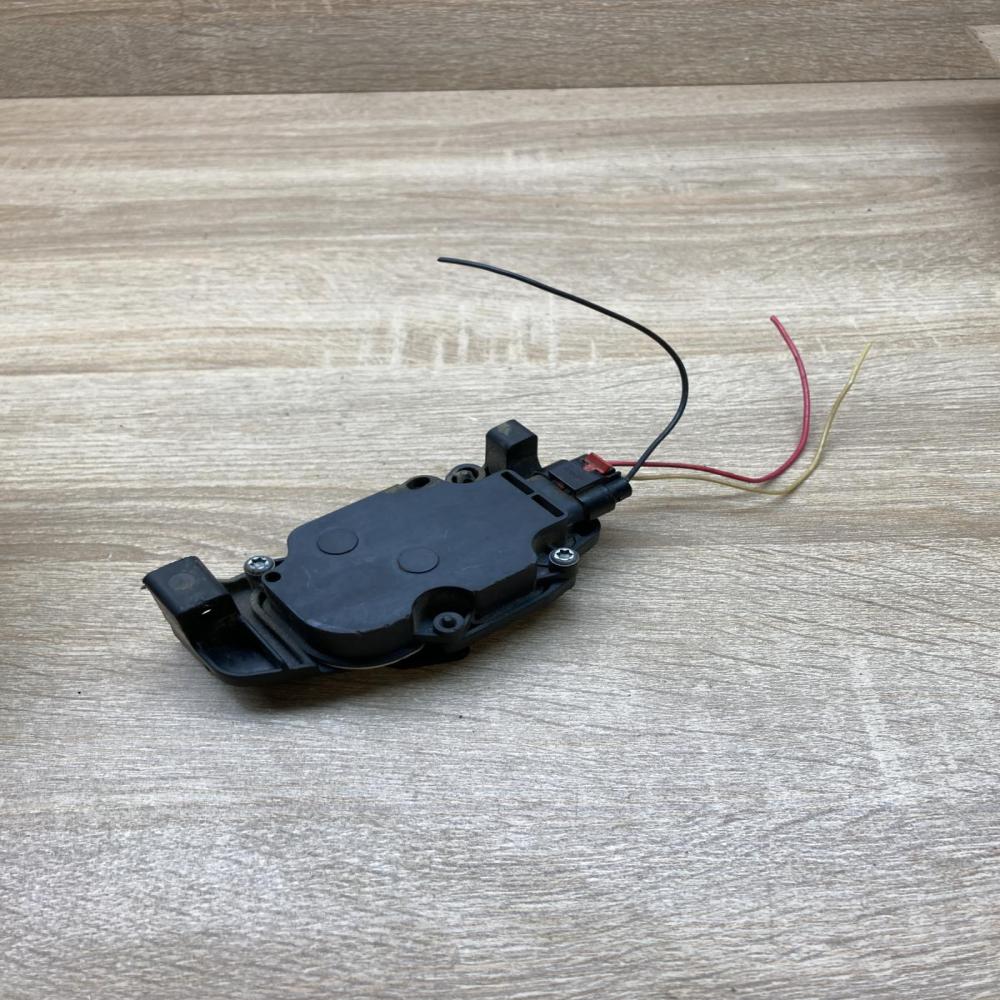 16350311992 T99485A  Radiator active air flap actuator Honda CR-V