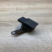 1093698   Headlight level height control switch BMW 5 E39