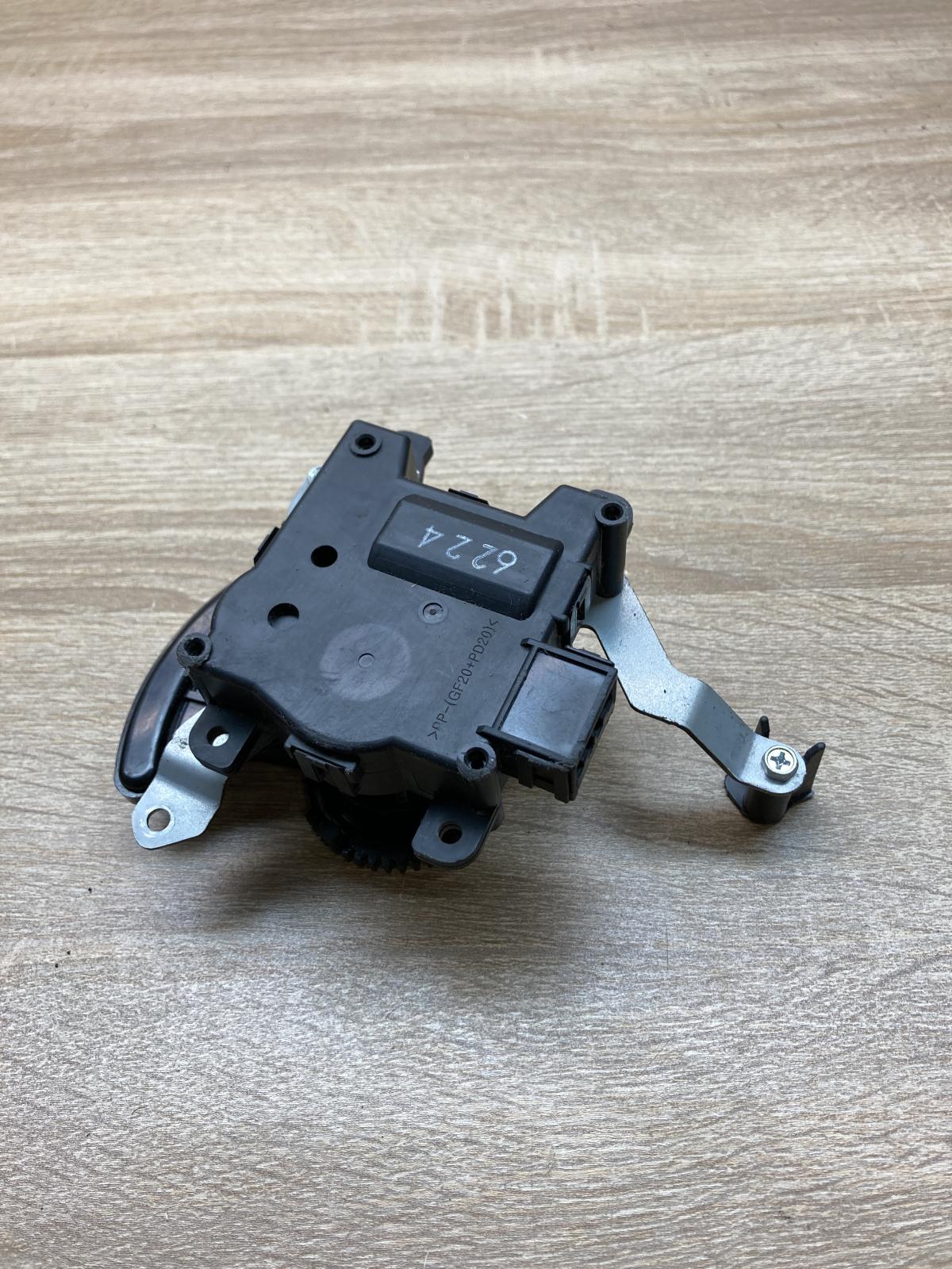 6224   Air flap motor/actuator Mazda CX-3