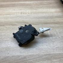 063700 8330 0637008330  Air flap motor/actuator Toyota RAV 4 (XA20)