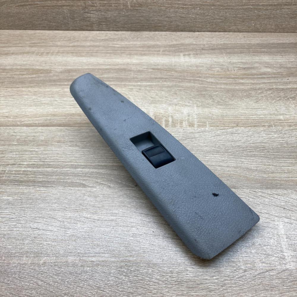74271 48040 7427148040  Electric window control switch Toyota Highlander XU40