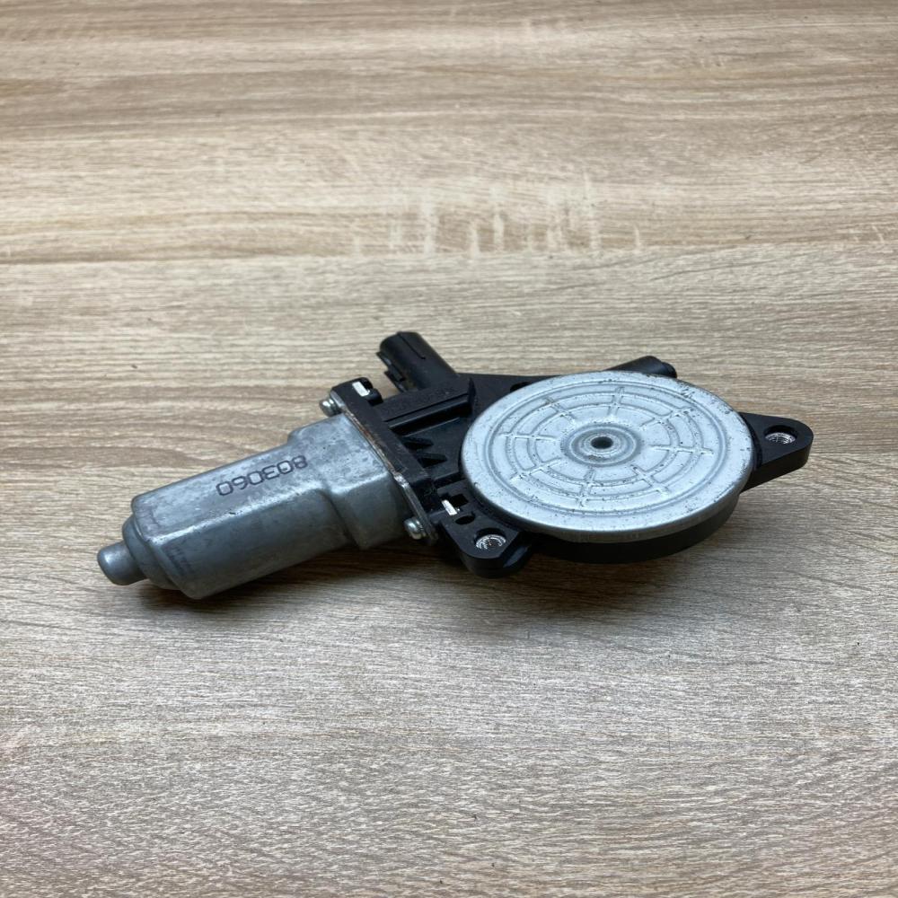 CM012070 803060  Rear door window regulator motor Subaru Outback