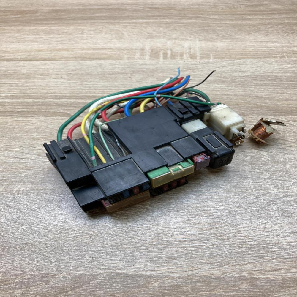7254 5226   Fuse module Infiniti FX