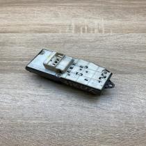 YARIS window switch 011 4P20  Electric window control switch Toyota Yaris