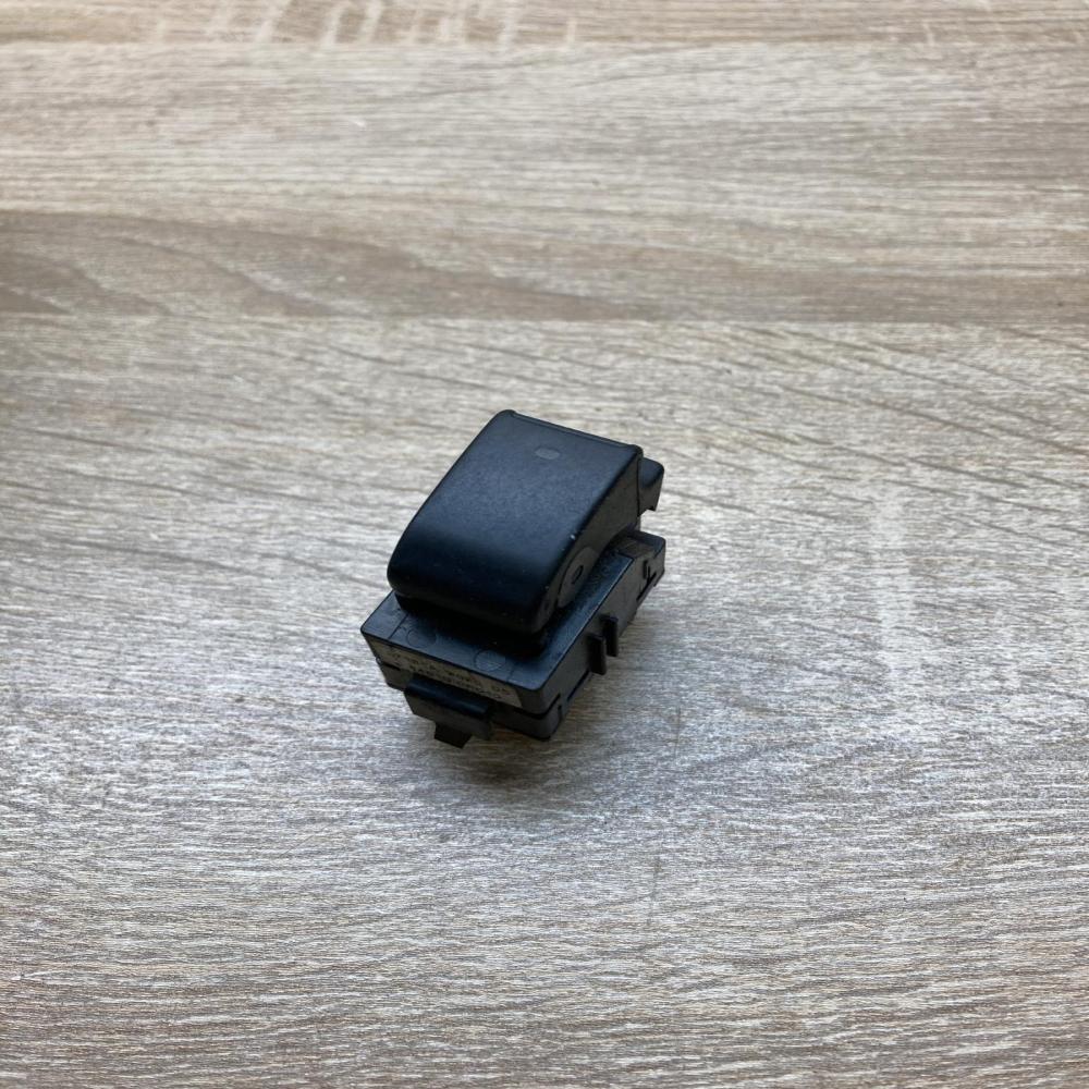 84810 0F010 848100F010 37181A 2020 Electric window control switch Toyota Corolla