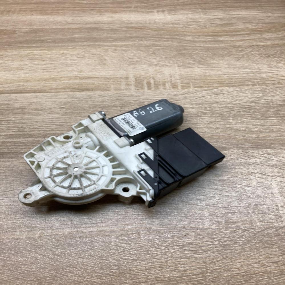 1K0959704P   Front door window regulator motor Volkswagen PASSAT B6