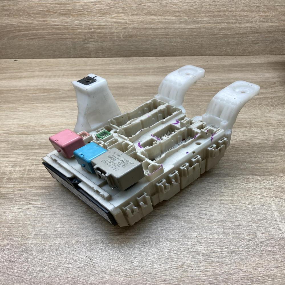 82730 47290 8273047290  Fuse module Toyota Prius (XW20)