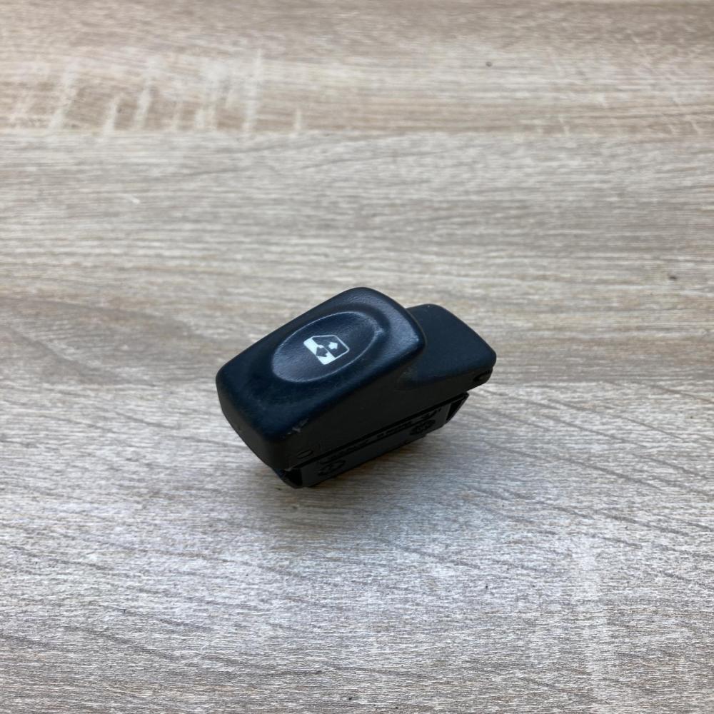 838099G   Electric window control switch Renault Scenic I