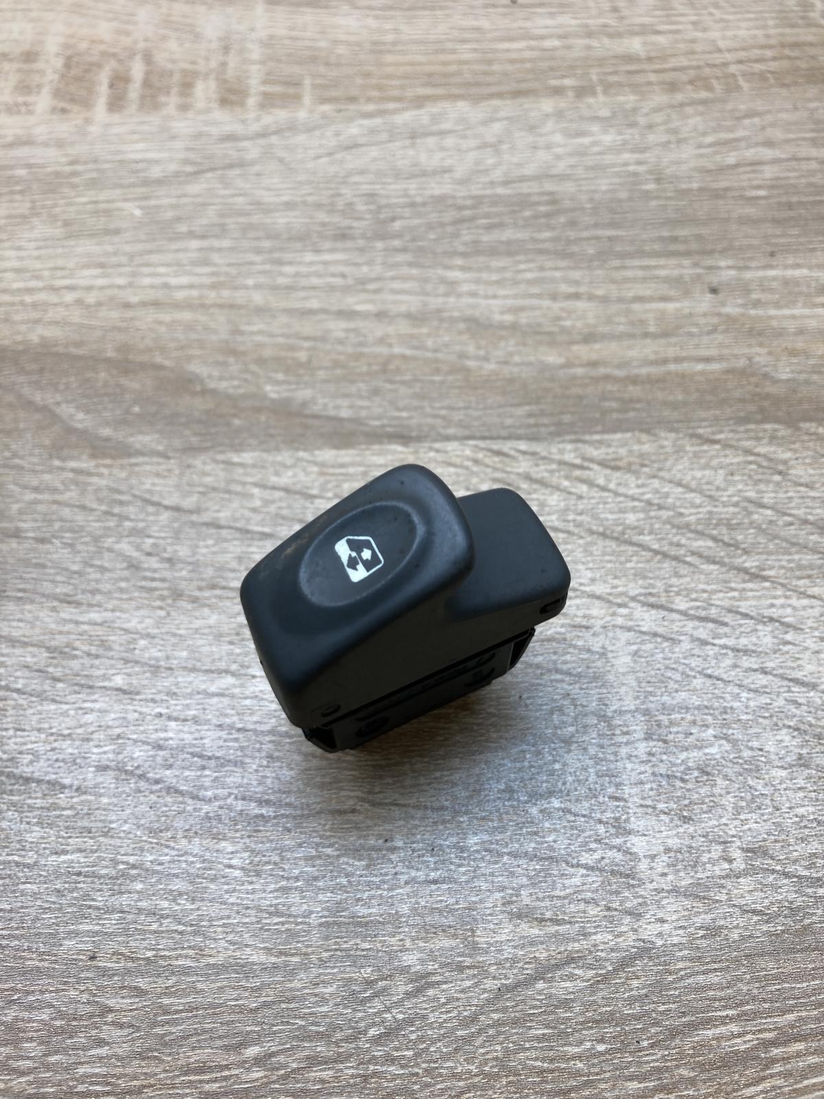 432963K   Electric window control switch Renault Scenic I