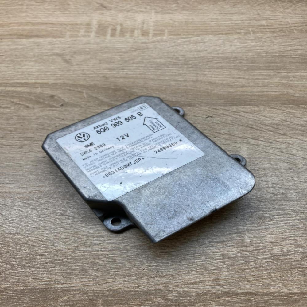 6Q0909605B 5WK42869  Airbag control unit/module Volkswagen PASSAT B5.5