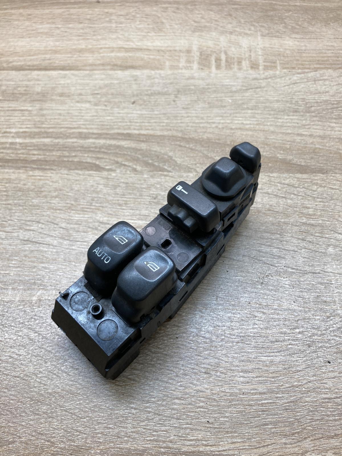 30889751   Electric window control switch Volvo S40, V40