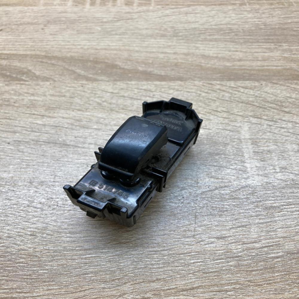 84030 13031 8403013031  Electric window control switch Toyota Corolla E120 E130