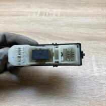 84030 13031 8403013031  Electric window control switch Toyota Corolla E120 E130