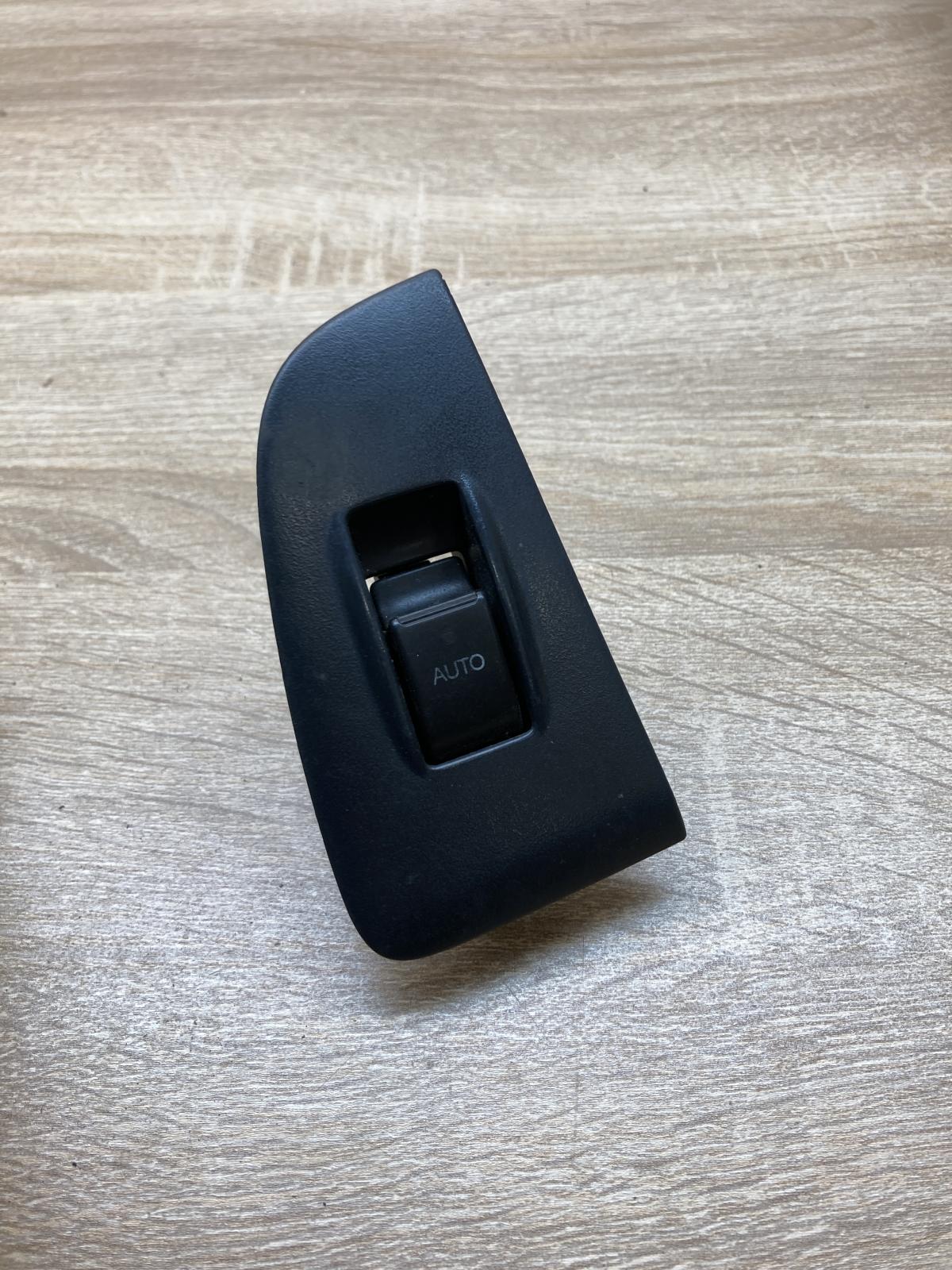 74231 05140 7423105140  Electric window control switch Toyota Avensis T250