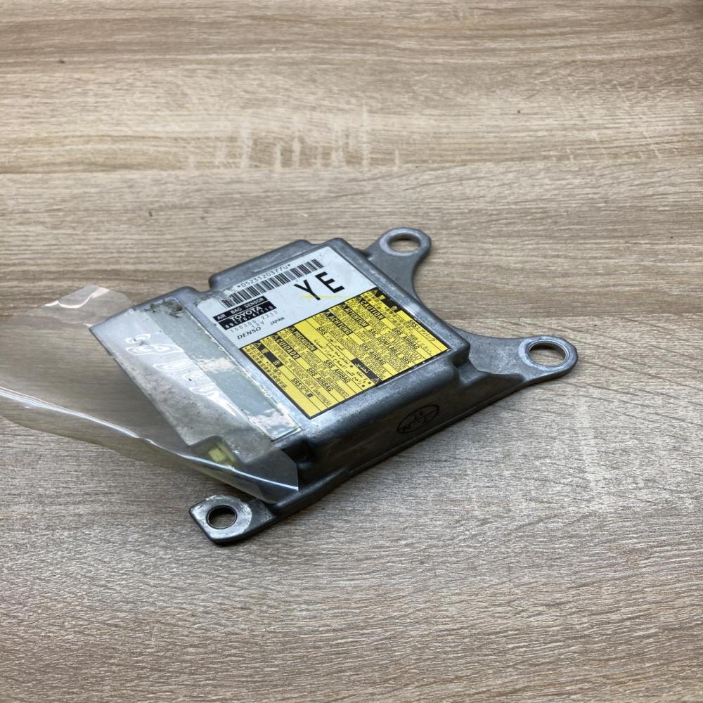 89170 47110 8917047110  Airbag control unit/module Toyota Prius (XW30)