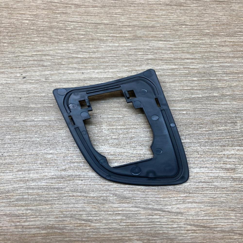 1K8837088B   Front door lock (next to the handle) Volkswagen Touareg II
