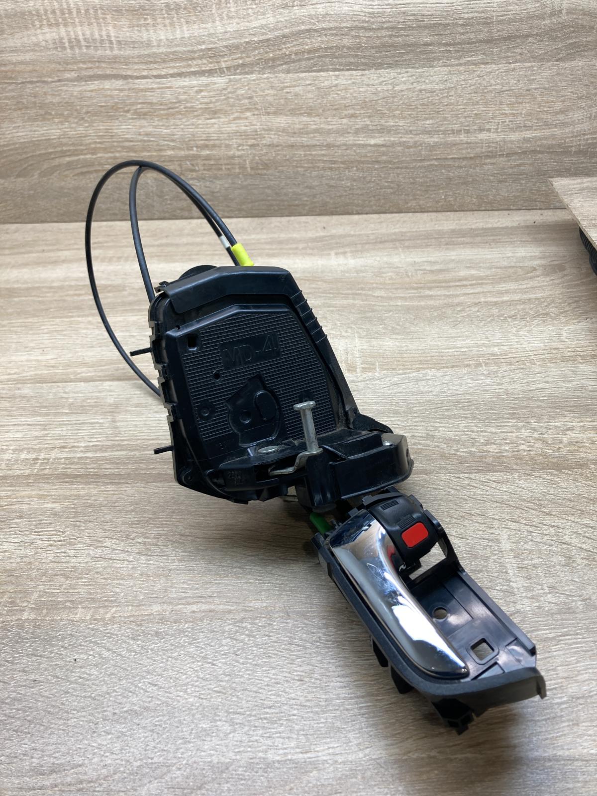 69274 47020 6927447020 69206 47020 Front door lock Toyota Prius (XW20)