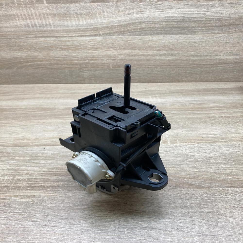 89451 47030 8945147030  Gear shifter/selector Toyota Prius (XW20)