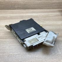 89221 47211 8922147211  Fuse module Toyota Prius+ (ZVW40)