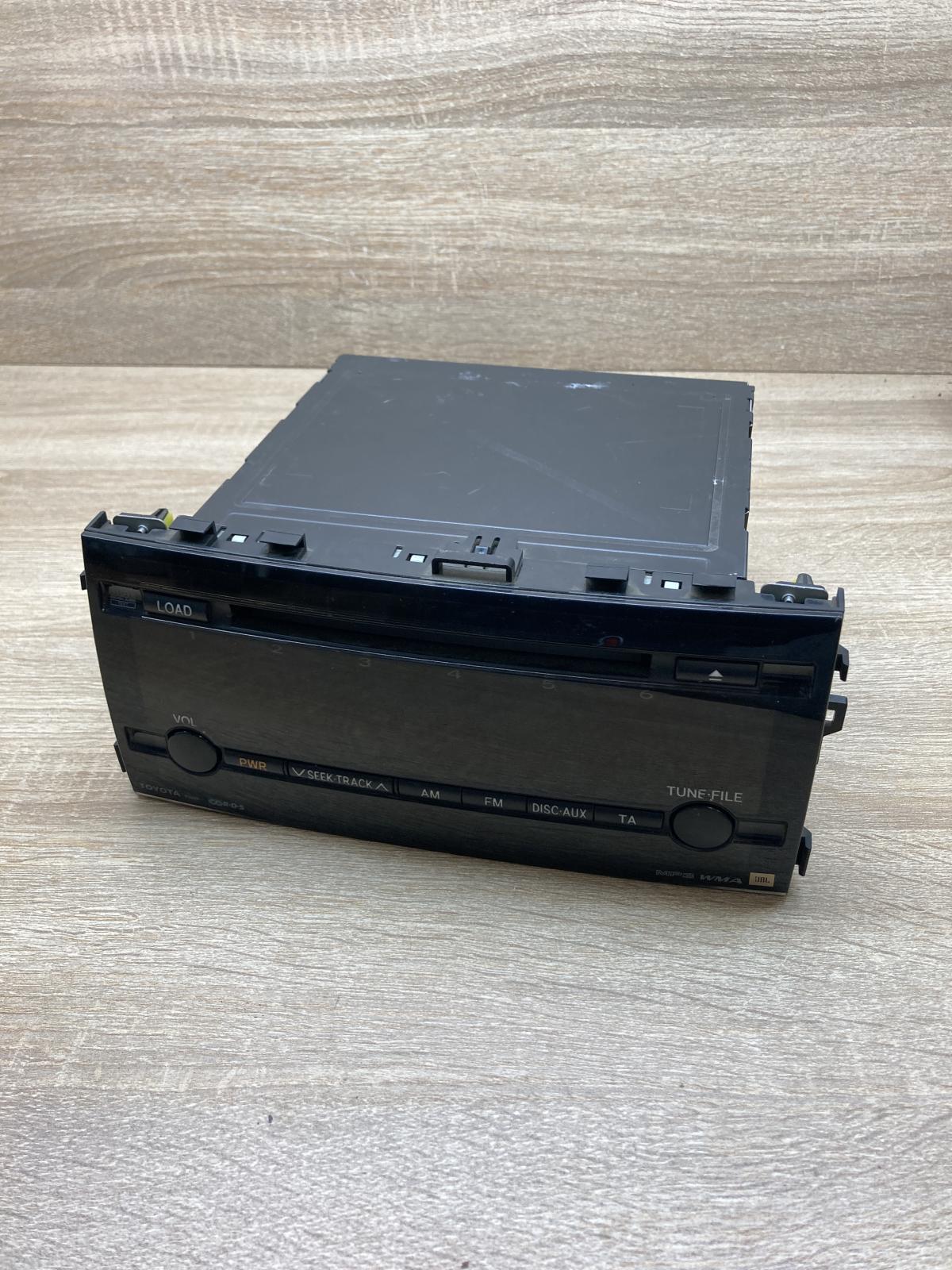 86120 47240 8612047240  Radio/CD/DVD/GPS head unit Toyota Prius (XW20)