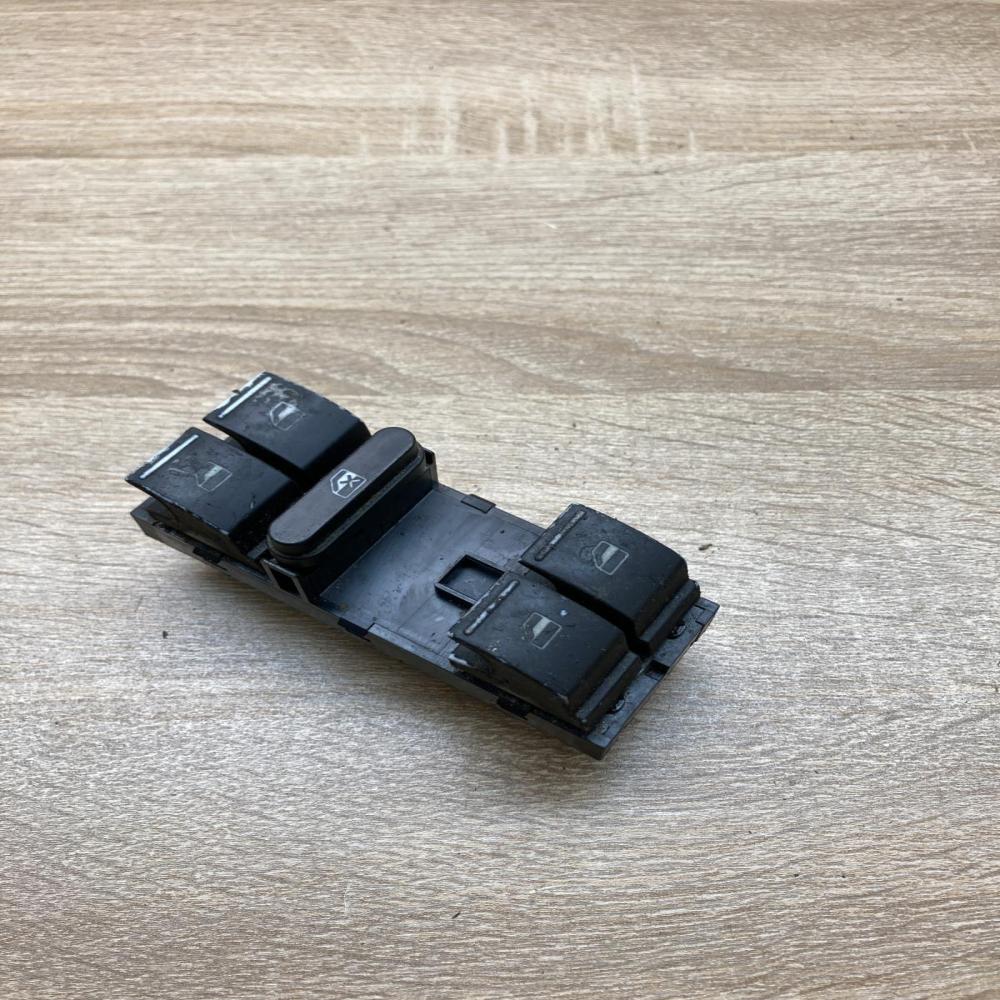1K4959857   Electric window control switch Volkswagen PASSAT B6