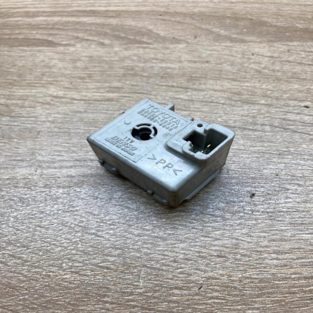 86652 20010 8665220010  Other relay Toyota Prius (XW20)