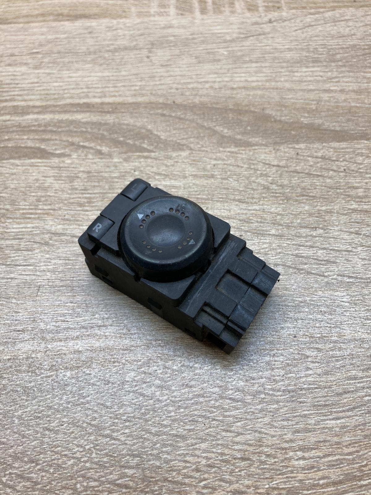 B5 Mirror switch   Wing mirror switch Volkswagen PASSAT B5