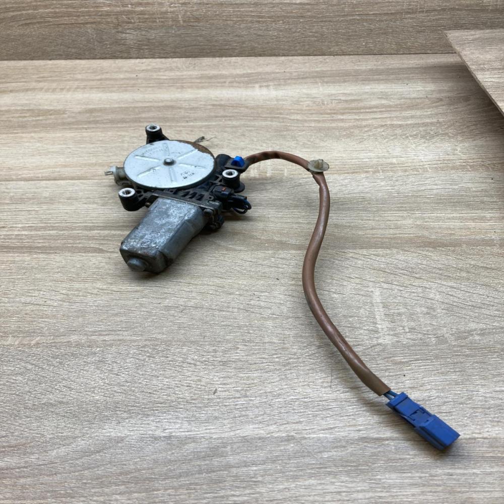 WR 5 12V   Rear door window regulator motor Honda CR-V
