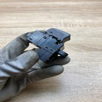 25411 AV600 25411AV600  Electric window control switch Nissan Primera