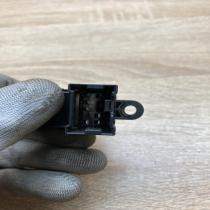 25411 AV600 25411AV600  Electric window control switch Nissan Primera