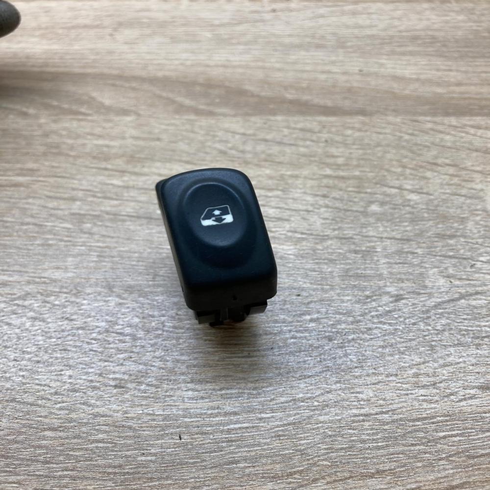 838099D   Electric window control switch Renault Megane I